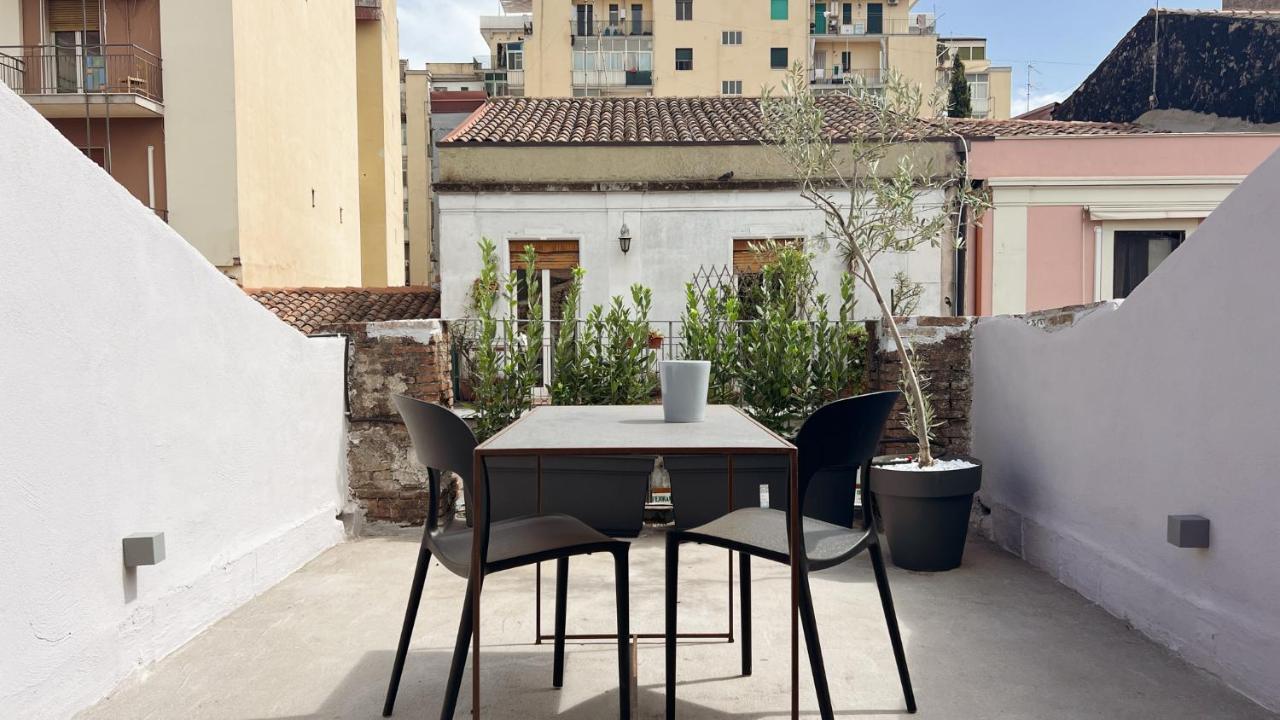 169Home Catania Bagian luar foto