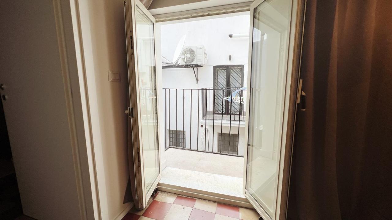169Home Catania Bagian luar foto