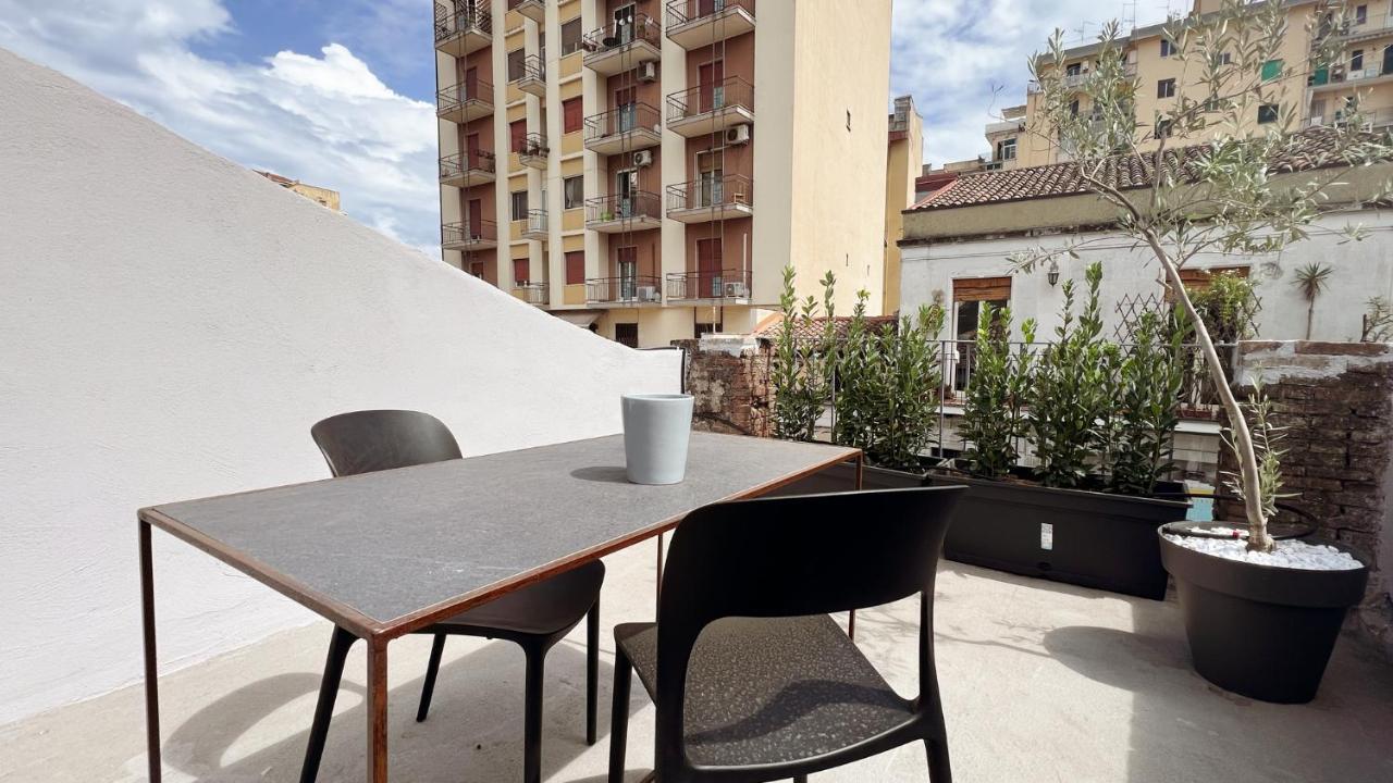 169Home Catania Bagian luar foto