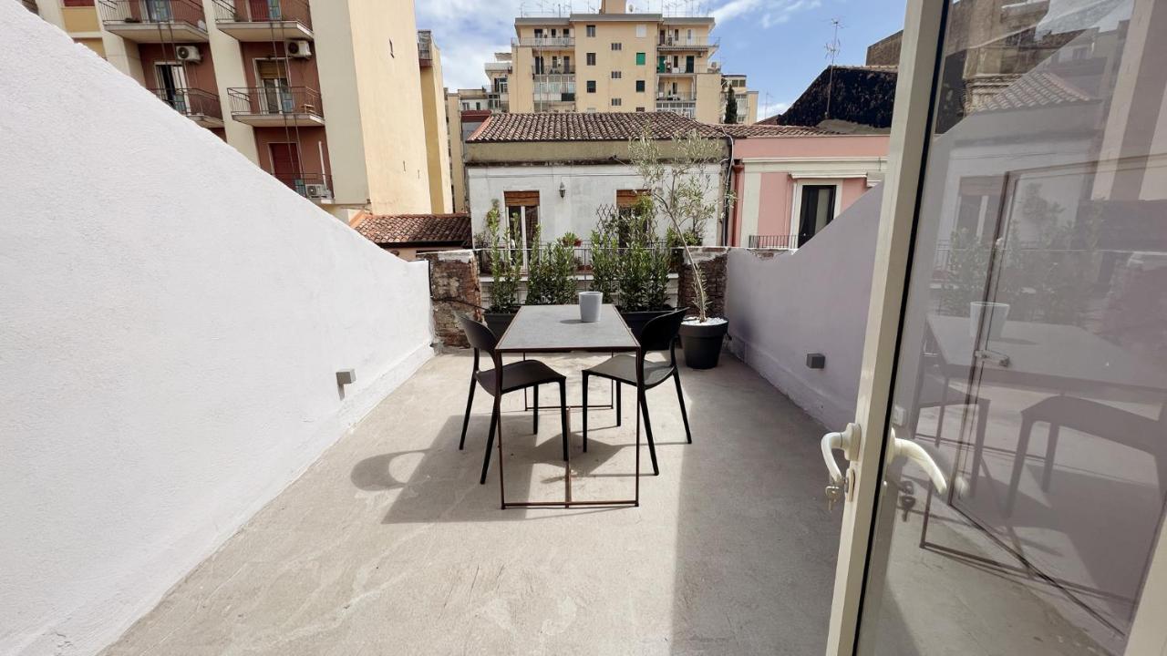169Home Catania Bagian luar foto