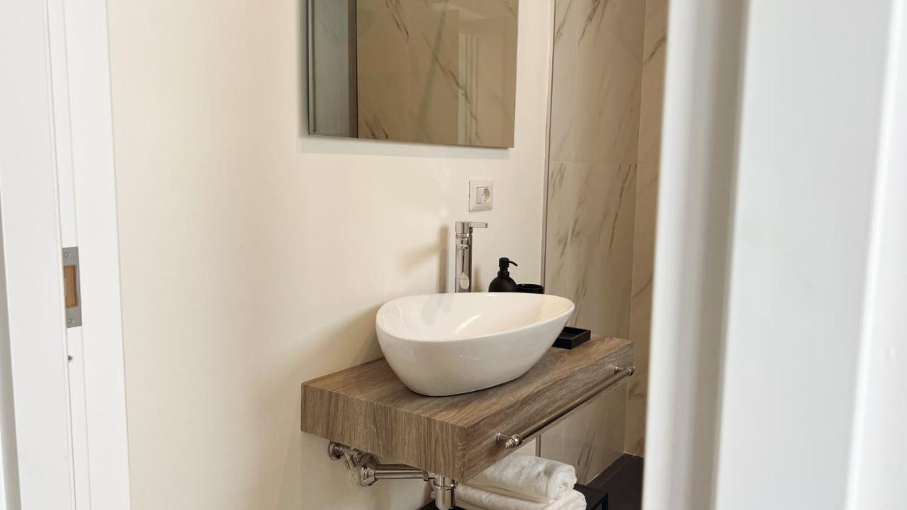 169Home Catania Bagian luar foto