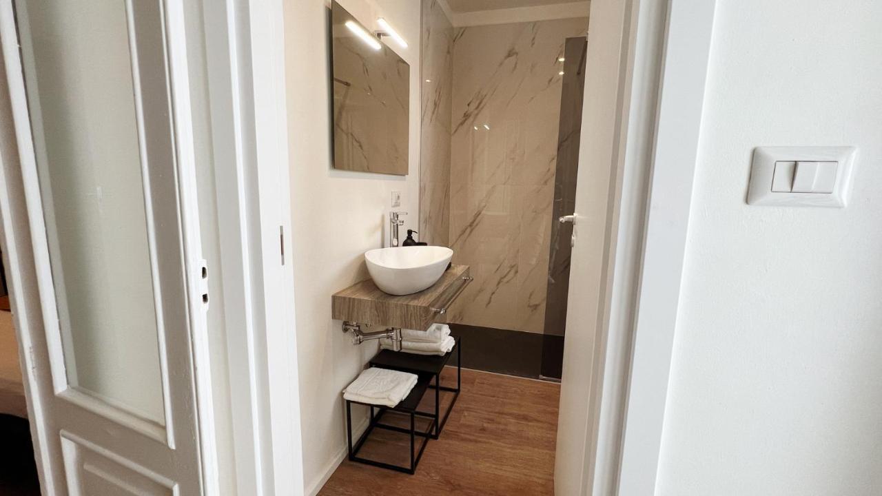 169Home Catania Bagian luar foto