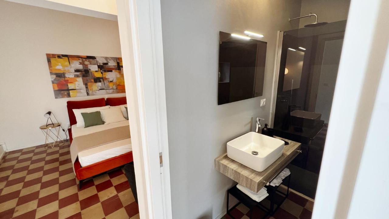 169Home Catania Bagian luar foto