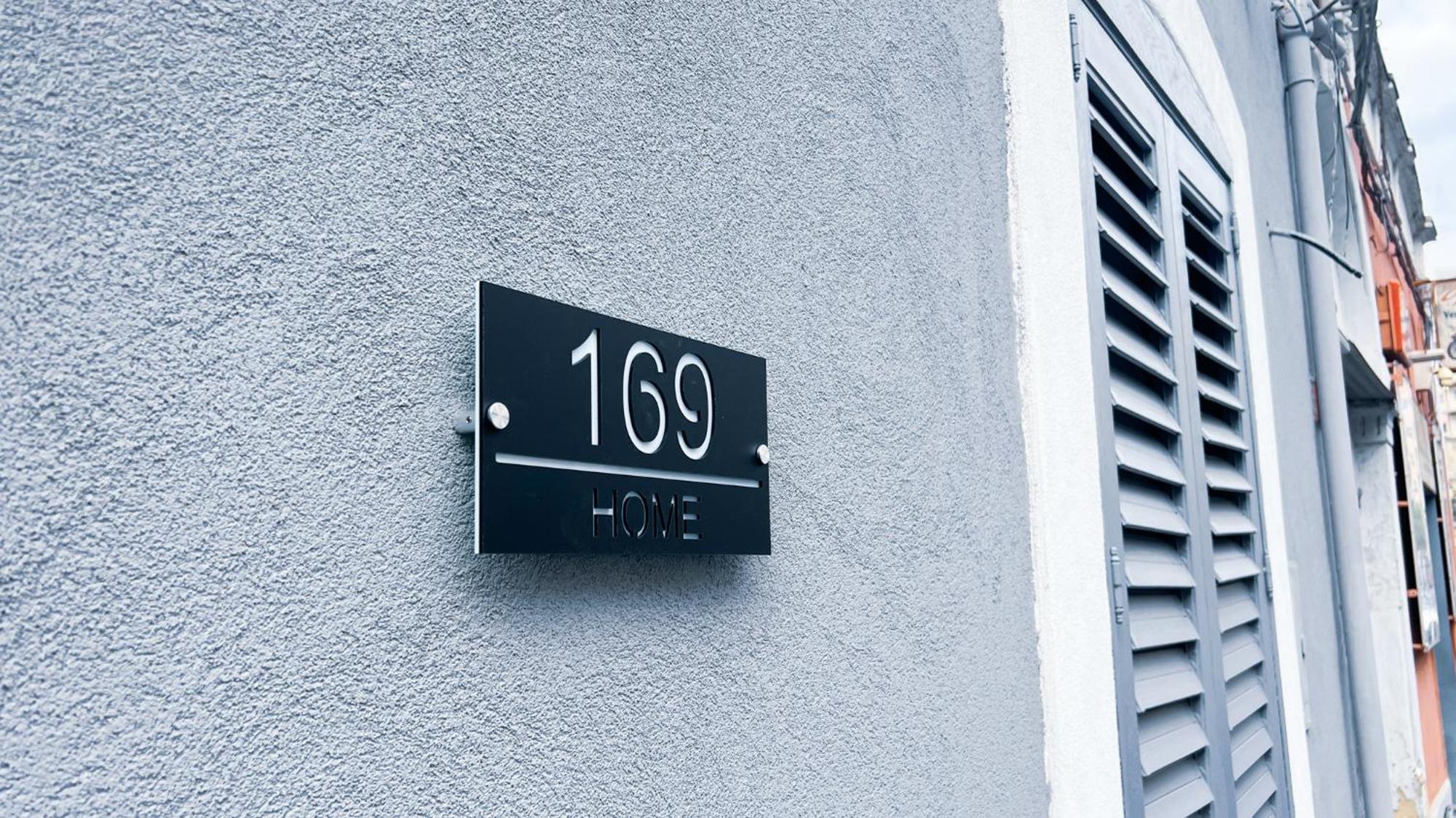 169Home Catania Bagian luar foto